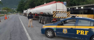 Polícia Rodoviária Federal apreende quase 200 mil litros de etanol com notas fiscais fraudadas