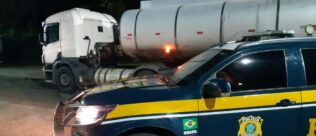 PRF apreende 15 mil litros de combustíveis sem nota fiscal na Baixada Fluminense (RJ)