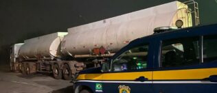 Polícia Rodoviária Federal apreende na Bahia carga de mais de 40 mil litros de combustível com documentação irregular