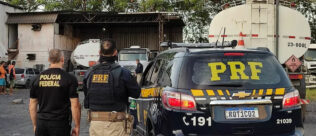 PF e PRF fazem operação contra grupo que adultera combustível para vender em postos do ES
