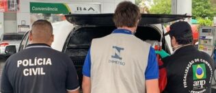 Fiscais apertam o cerco contra fraudes em postos de combustíveis em Porto Alegre