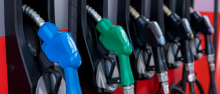 Adulteração de combustíveis: levantamento aponta que, em alguns estados, até 24% do diesel usado em caminhões apresenta irregularidades