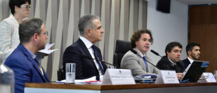 Em reunião no Senado, representantes do legislativo, executivo e judiciário apoiam combate imediato ao devedor contumaz