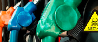 Agentes do Ministério Público do RJ prendem criminosos que adulteravam combustível com metanol