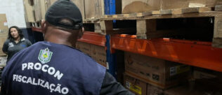 Procon e ANP fazem apreensão de lubrificantes sem registro em Macapá