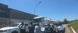 Receita do RJ e Operação Foco apreendem 120 mil litros de etanol com documentação fiscal irregular