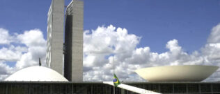 Senado aprova urgência para votar projeto que define devedor contumaz