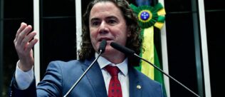 Exclusivo: em entrevista ao site do ICL, senador Veneziano do Rêgo destaca importância da inclusão da monofasia do etanol na reforma tributária. ‘É vitória de todos’