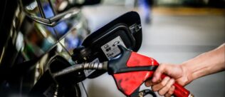Quatro postos são autuados na Zona Norte do Rio com gasolina batizada e bomba fraudada
