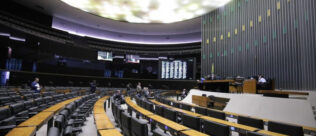 Câmara aprova projeto que aumenta penas para furto, roubo e receptação de combustível e lubrificantes. Texto segue para o Senado