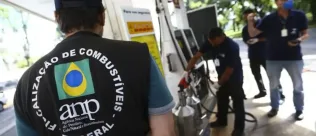 Fiscalização flagra infrações em 97 de 203 postos de combustíveis vistoriados na região metropolitana de Campinas (SP)