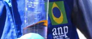 Caso de adulteração por solventes acende alerta para riscos ao consumidor e ao mercado de combustíveis 