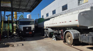Força-tarefa apreende 86 mil litros de óleo lubrificante em Goiás. Estabelecimentos flagrados operavam sem autorização e realizavam beneficiamento ilícito do OLUC