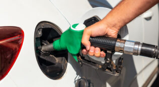 Gasolina passa a ter 32% de etanol: ICL defende reforço na fiscalização para evitar fraudes e proteger mercado legal