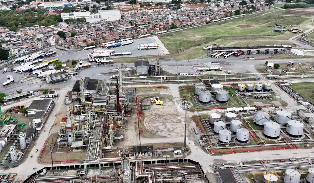 Após ter CNPJ cancelado, Refit tem autorização de funcionamento revogada pela ANP