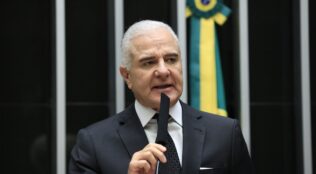 Deputado defende urgência na votação do PL 5807, que endurece punições para quem comete fraudes envolvendo metanol, substância altamente tóxica